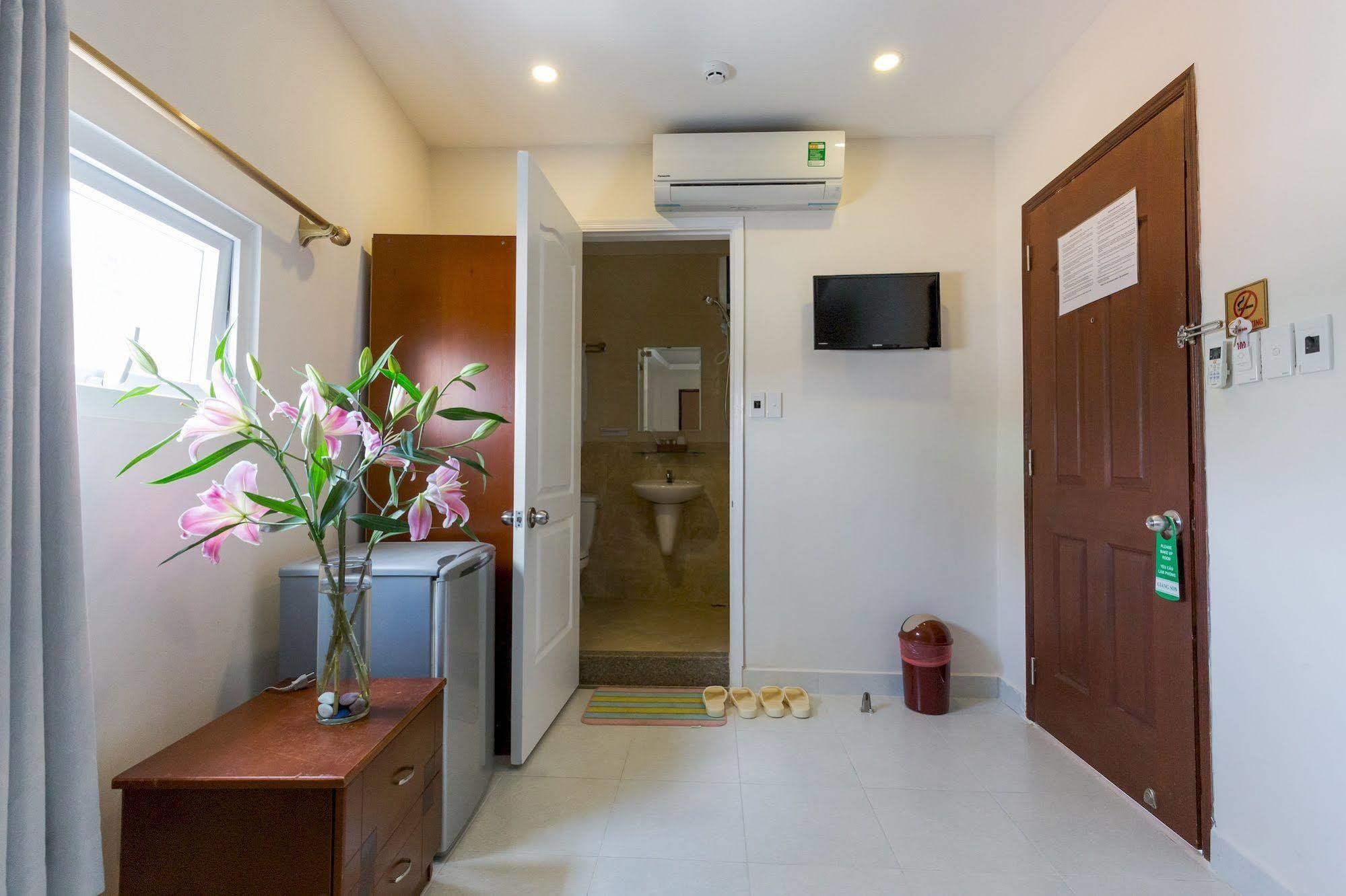Giang Son 3 Hotel Хошимин Екстериор снимка